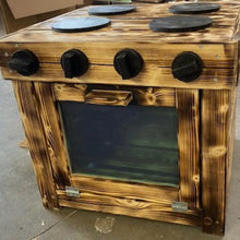 Lade das Bild in den Galerie-Viewer, Spielzeug-Backofen aus wetterfestem Holz für kreatives Rollenspiel