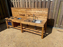 Lade das Bild in den Galerie-Viewer, XXL Matschküche Maxi von verschiedenen Seiten - großzügige Spielfläche