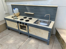 Lade das Bild in den Galerie-Viewer, Matschküche Kita Groß, wetterfest &Robust Kinder