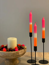 Lade das Bild in den Galerie-Viewer, Bunte Neon Dip Dye Kerzen | Neon Pink Weiß Neon Orange
