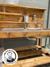 Lade das Bild in den Galerie-Viewer, Matschküche Schatzi - Outdoorküche für Kinder mit Wasseranschluss, robust & wetterfest