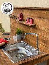 Lade das Bild in den Galerie-Viewer, Matschküche Willi mit Wasseranschluss - Outdoor Kinderküche, handgefertigt