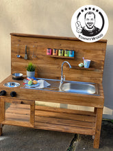 Lade das Bild in den Galerie-Viewer, Outdoor Matschküche Launebär aus Holz - Kreatives Spielen im Freien