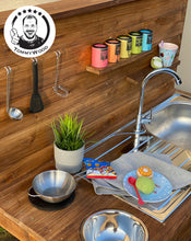 Lade das Bild in den Galerie-Viewer, Outdoor Matschküche Launebär aus Holz - Kreatives Spielen im Freien