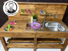 Lade das Bild in den Galerie-Viewer, Matschküche Tiffy für Kinder aus Holz - Lehmküche für Garten & Kindergarten