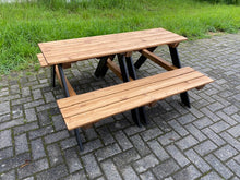 Lade das Bild in den Galerie-Viewer, Sitzbank Ferdi aus wetterfestem FSC-Holz für den Außenbereich
