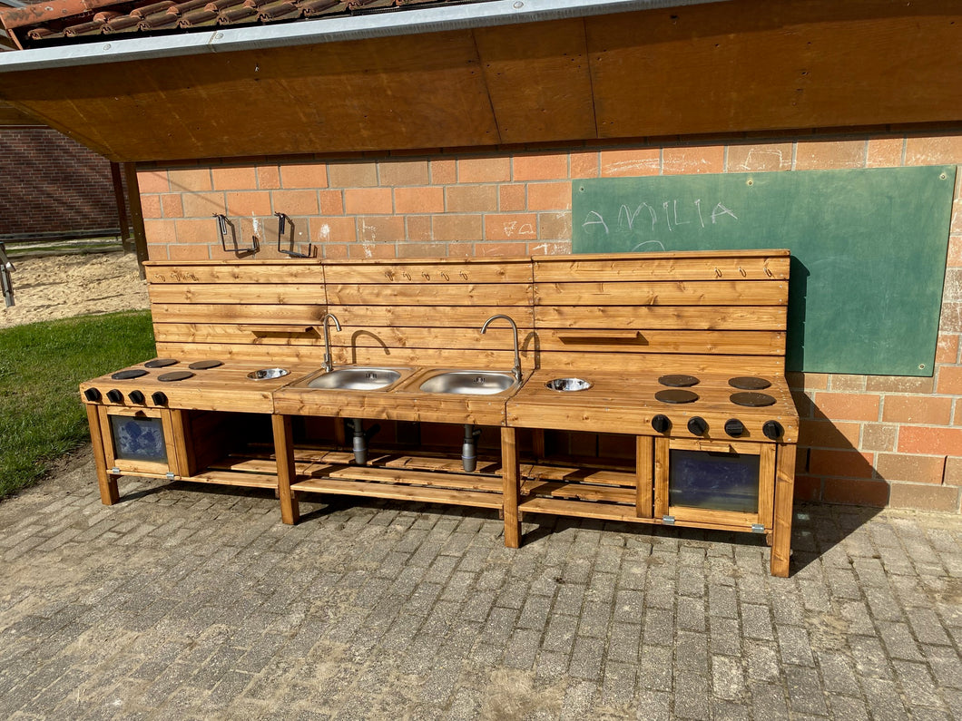 Kindergarten-Matschküche Vogelnest aus robustem Holz für den Außenbereich