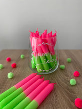 Lade das Bild in den Galerie-Viewer, NEON-Liebe | knallige Neon Dip Dye Stabkerze | Pink-Grün
