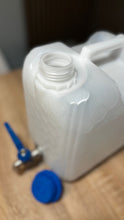 Lade das Bild in den Galerie-Viewer, Wasserbehälter matschküche mit Zapfhahn
