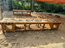 Lade das Bild in den Galerie-Viewer, Spieltisch Holz zum Matschen im Sandkasten Kindergarten, wetterfest

