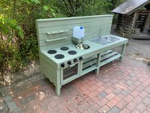 Lade das Bild in den Galerie-Viewer, wetterfeste Kinderküche aus Holz
