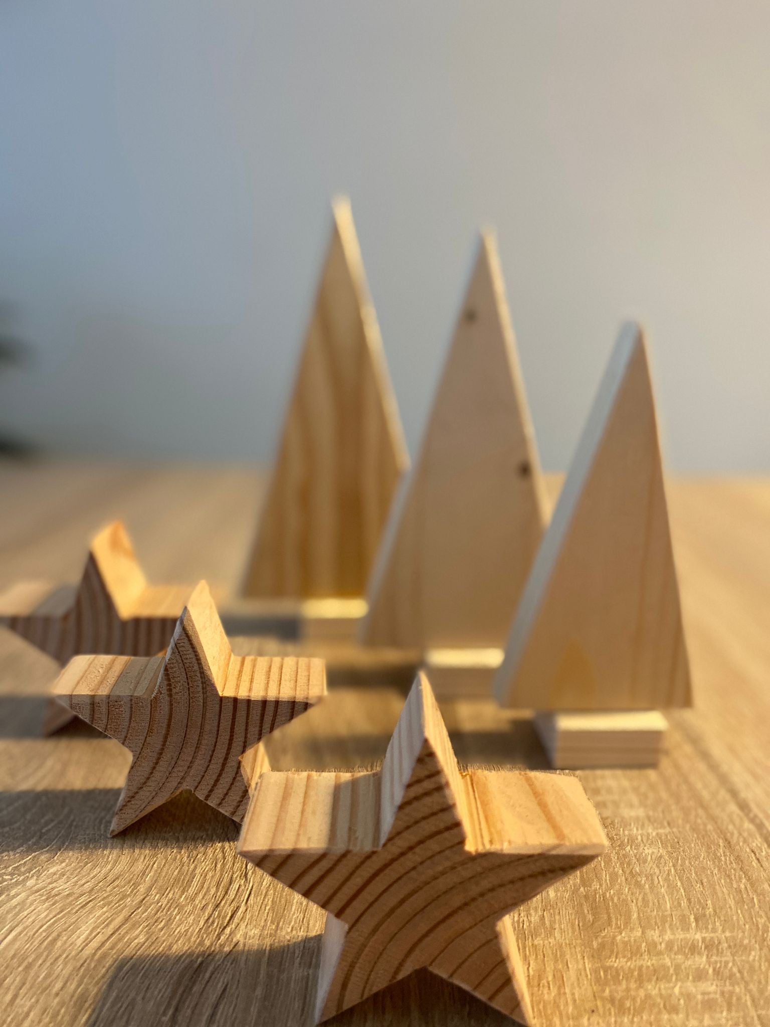 Set Sterne Tommywoodde aus und tommywood.de, Tischde Deko – Weihnachtsbäume von Holz