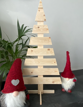 Lade das Bild in den Galerie-Viewer, Große Tannenbäume | Christbäume | Weihnachtsbäume aus Holz
