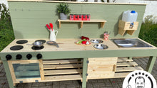 Lade das Bild in den Galerie-Viewer, Vogelnest Matschküche aus Holz, wetterfest für Kindergarten
